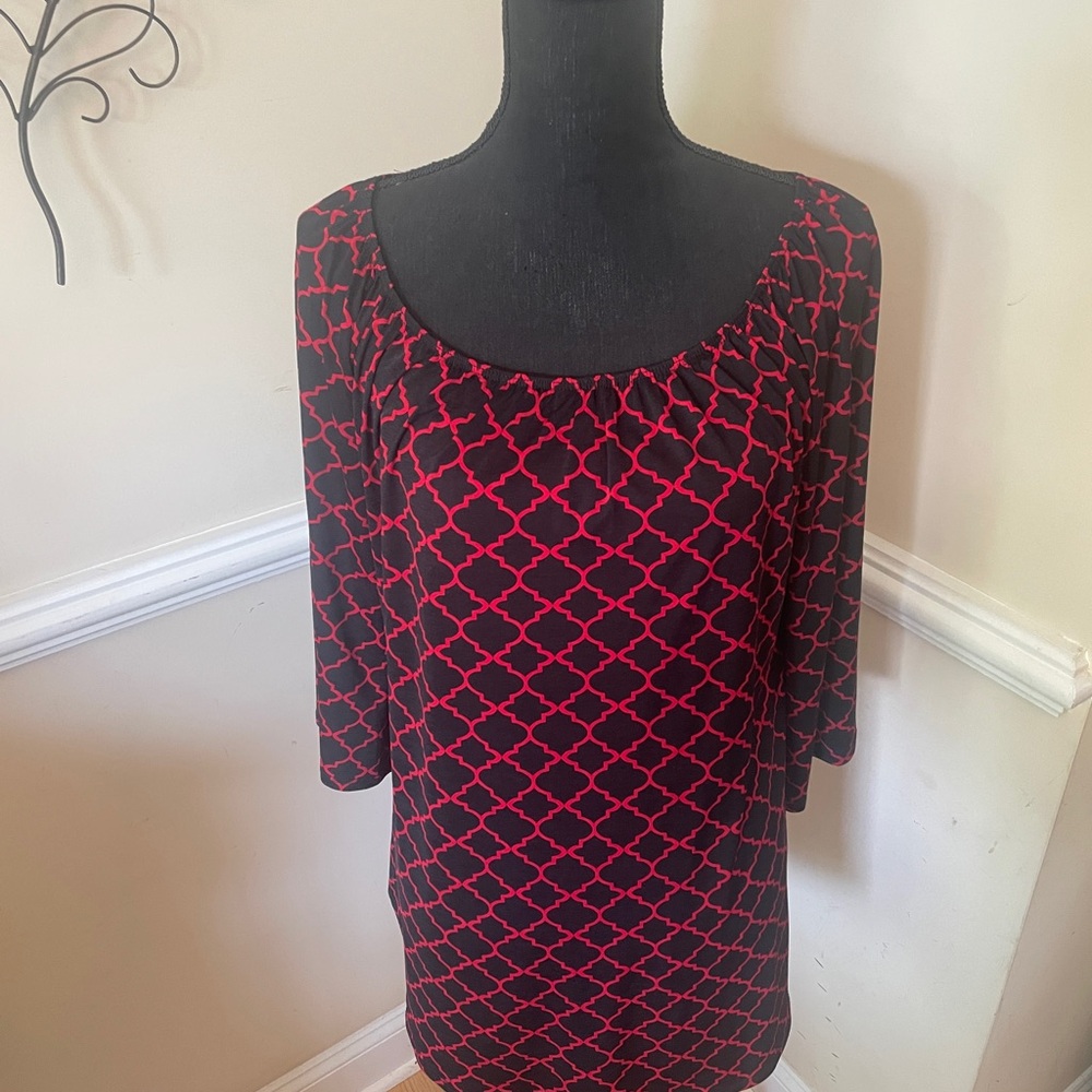2B Together Red and Black Sheath Tunic with Raglan Sleeves
